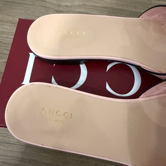 Gucci slide sandal with Interlocking G - Picture 7 of 7